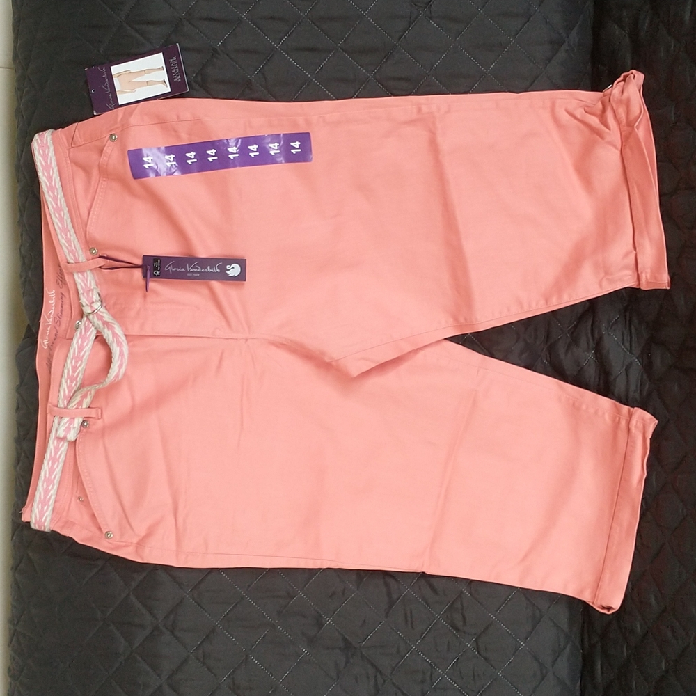 Gloria Vanderbilt capris NWT 14